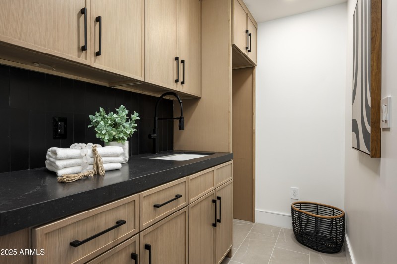 4446ECamelbackRd Unit102-35