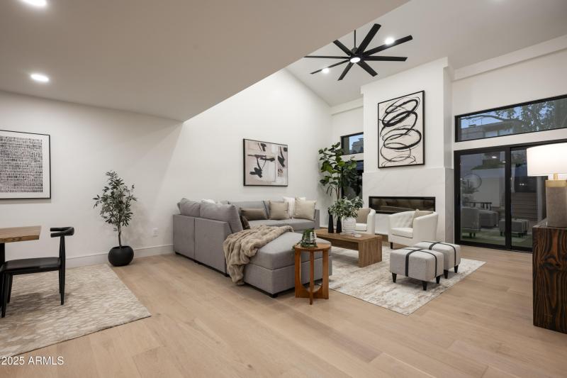 4446ECamelbackRd Unit102-38