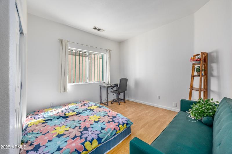 3408 E Rockwood Dr-18