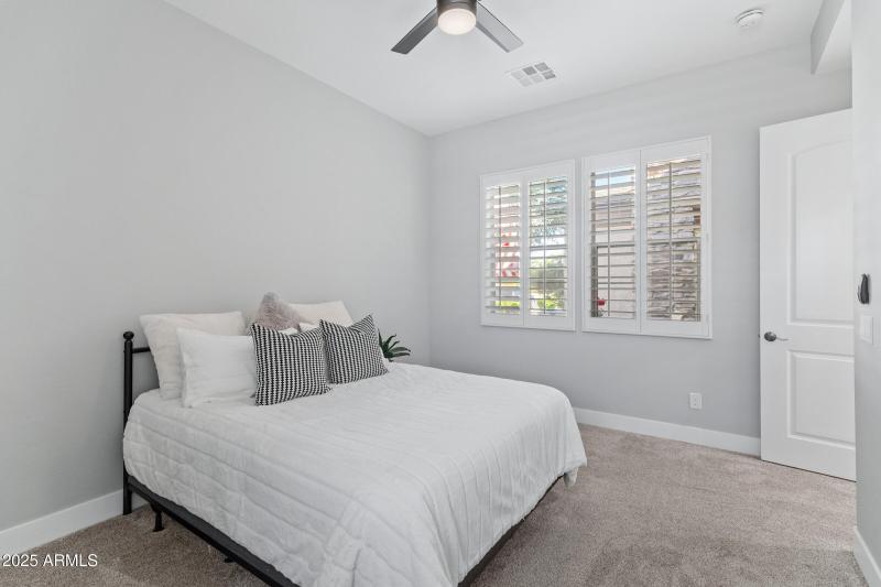 4615 E Sourwood Dr-40