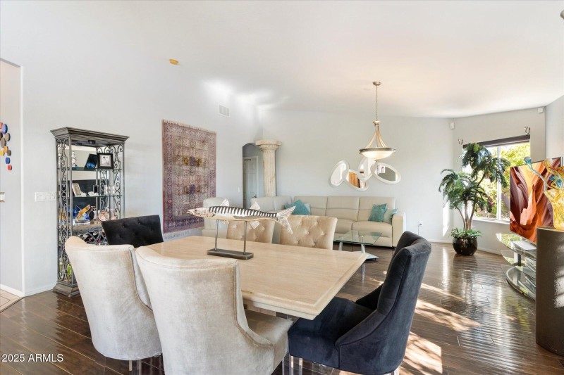 Open and elegant dining space