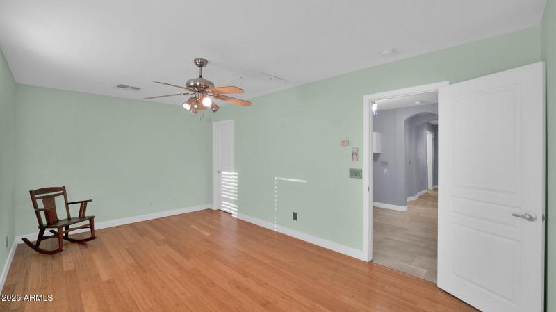 41-web-or-mls-P1188803