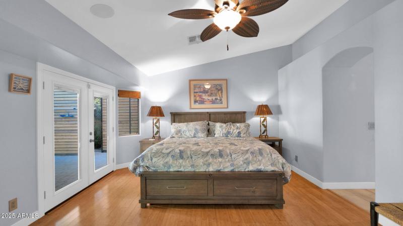 44-web-or-mls-P1188755