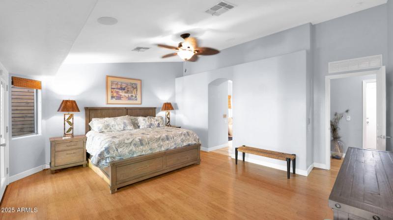 51-web-or-mls-P1188713