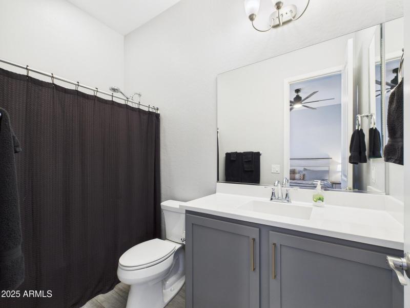 CAM03379G0-PR0160-STILL002