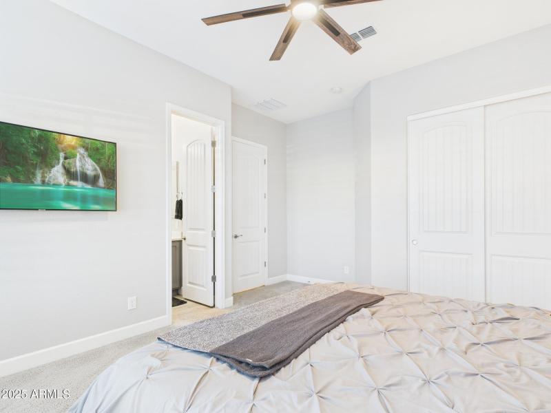 CAM03379G0-PR0160-STILL003