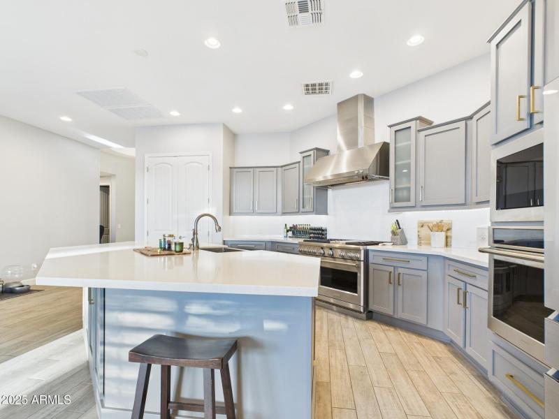 CAM03379G0-PR0160-STILL011