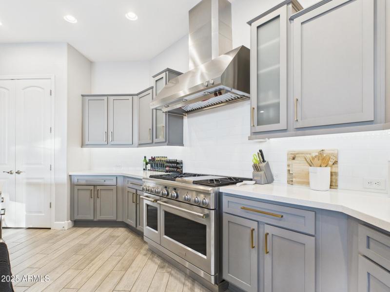 CAM03379G0-PR0160-STILL012