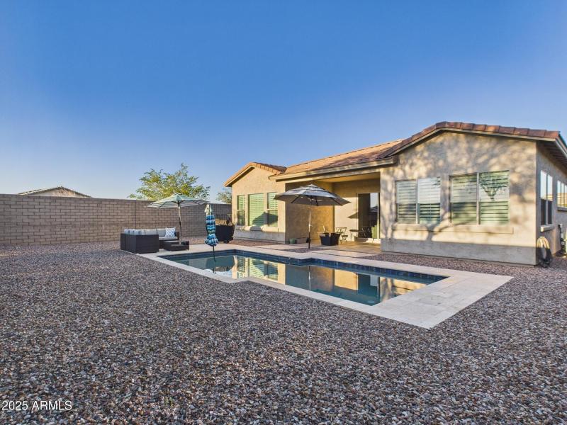 CAM03379G0-PR0160-STILL014