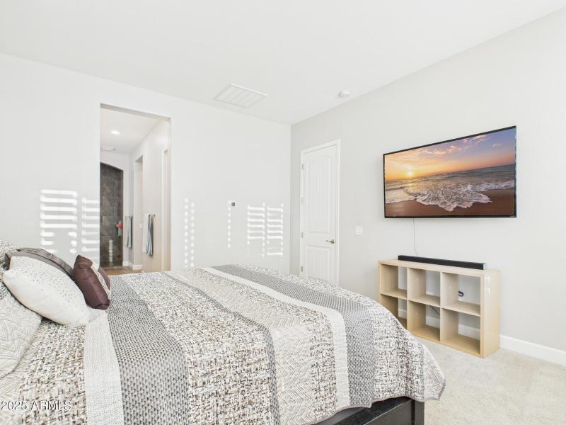 CAM03379G0-PR0160-STILL017