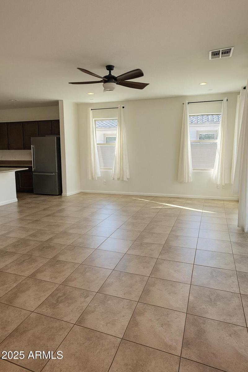 6EFB4D6D-6CE4-4C63-8F9D-4A8F3BC24CF1