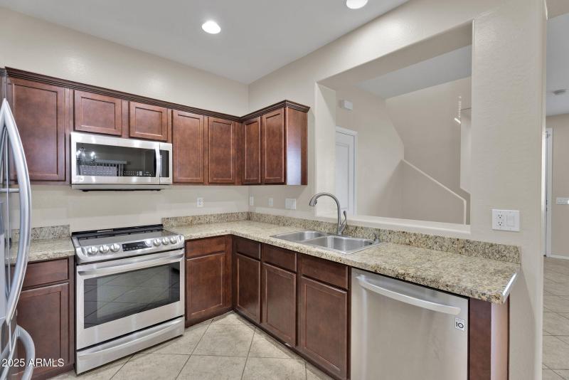 10-web-or-mls-6813 S 7th Ln - 20