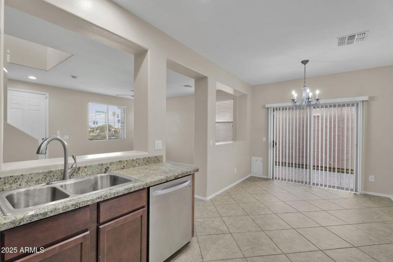 11-web-or-mls-6813 S 7th Ln - 21