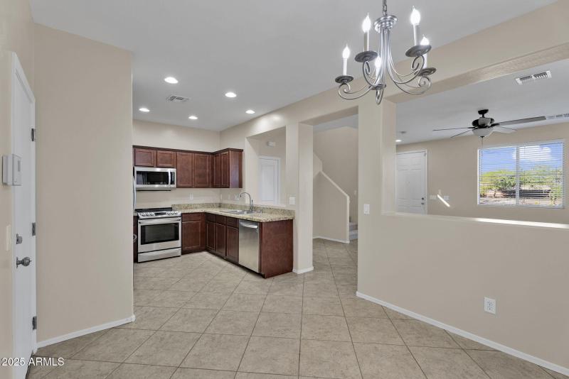 13-web-or-mls-6813 S 7th Ln - 24