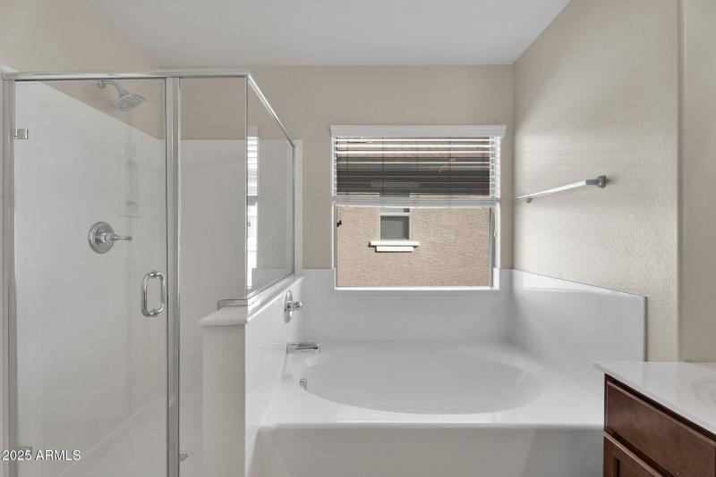 26-web-or-mls-6813 S 7th Ln - 33