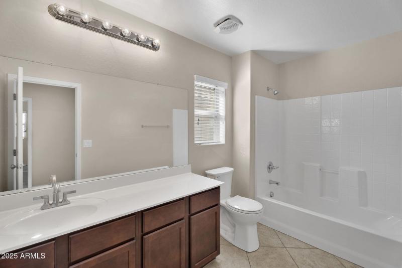 34-web-or-mls-6813 S 7th Ln - 35