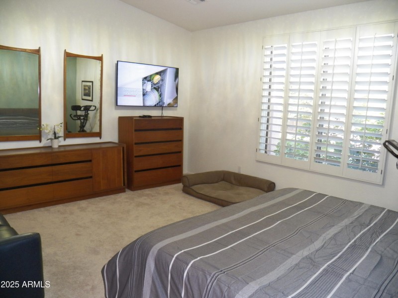 MasterBedroom_2