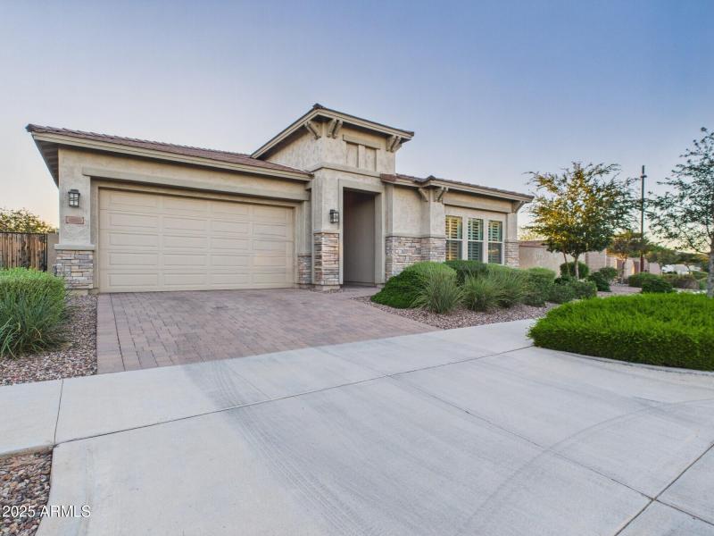 CAM03379G0-PR0160-STILL035