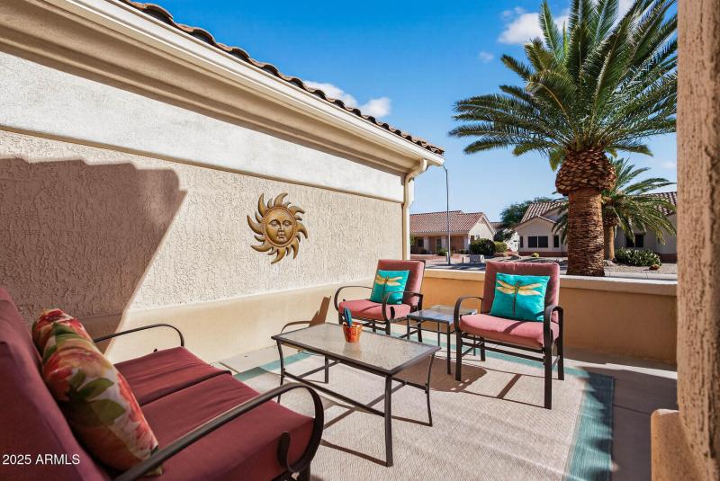 Front Patio with Knee Wall