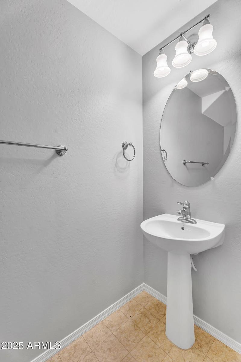 29-web-or-mls-8071 W Georgetown Way-11