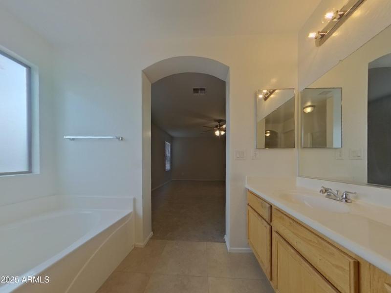 8_pc_dIaVx10QGt_dGvlJHFnKO_layout_1