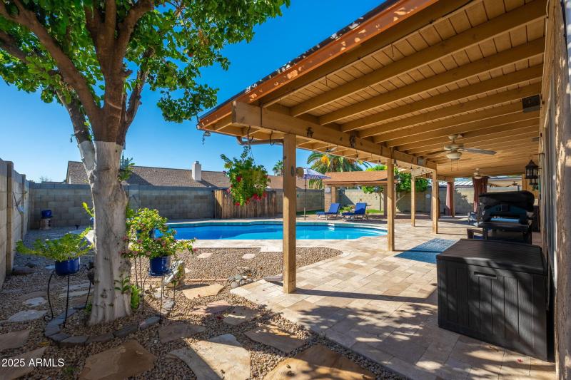 5545 W Joan de Arc Ave - 30