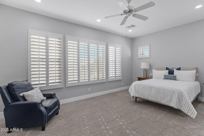 4615 E Sourwood Dr-29