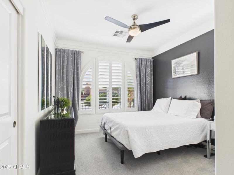 CAM03379G0-PR0159-STILL008