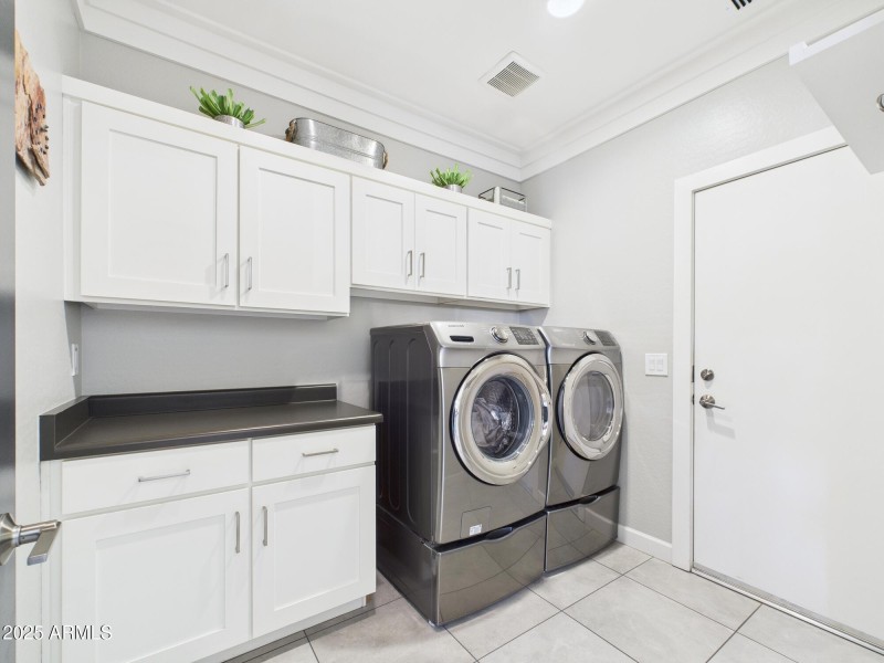 CAM03379G0-PR0159-STILL011