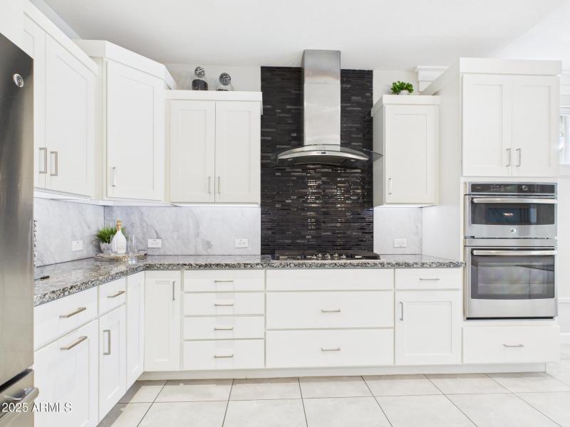 CAM03379G0-PR0159-STILL013