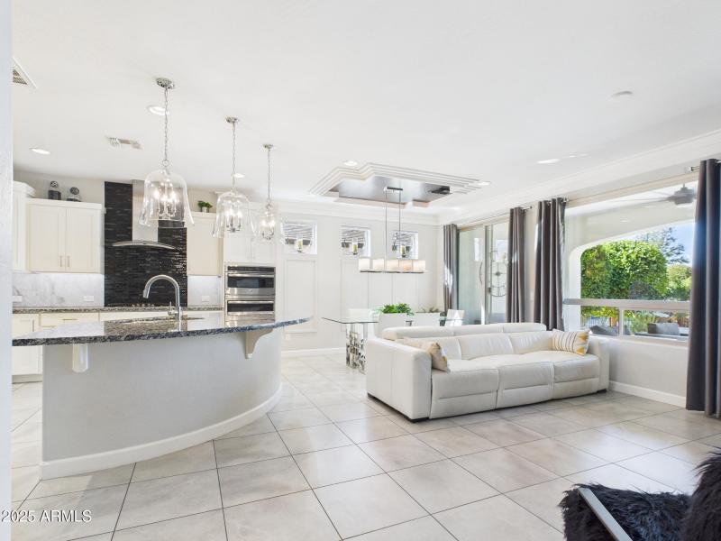 CAM03379G0-PR0159-STILL018