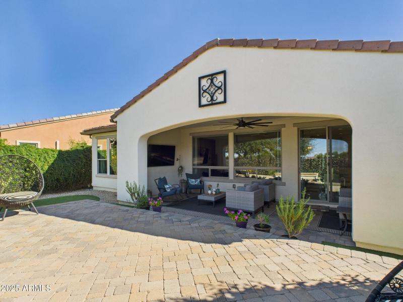 CAM03379G0-PR0159-STILL029