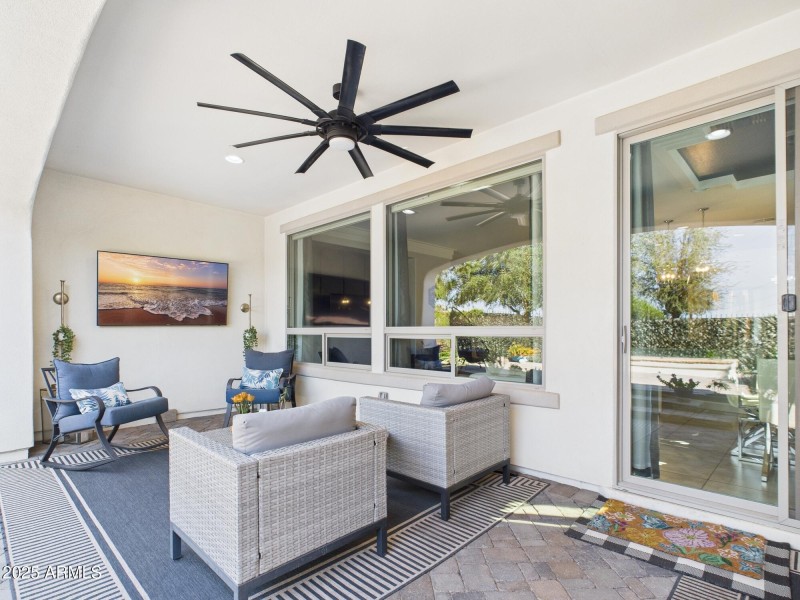 CAM03379G0-PR0159-STILL032