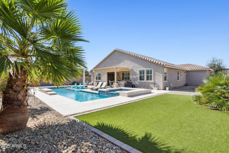 47-web-or-mls-20667-n-danielle-ave