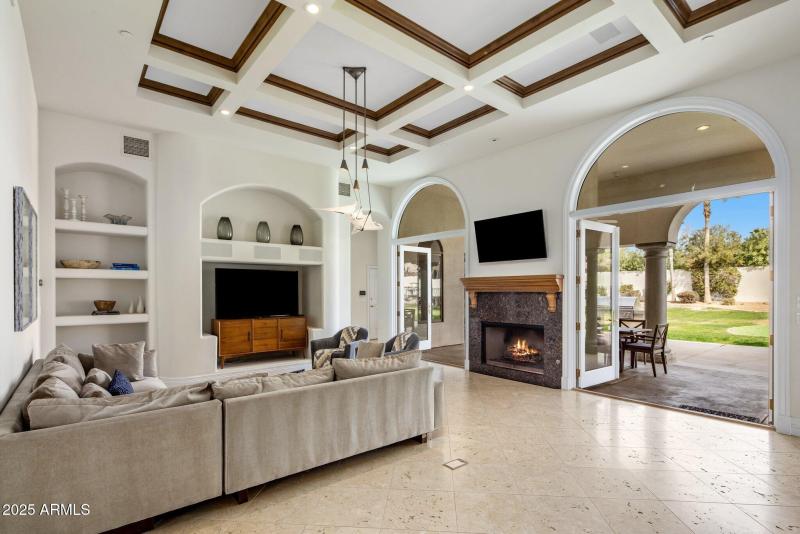 9-web-or-mls-D46A5333 copy