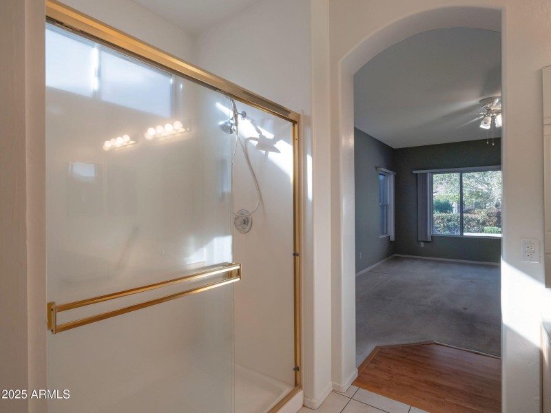 12-web-or-mls-Qp-1013089