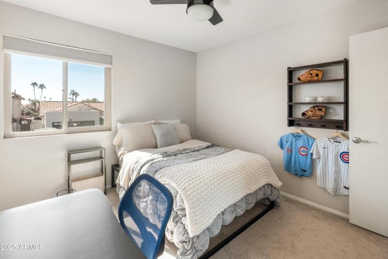 9056 E Captain Dreyfus Ave-33