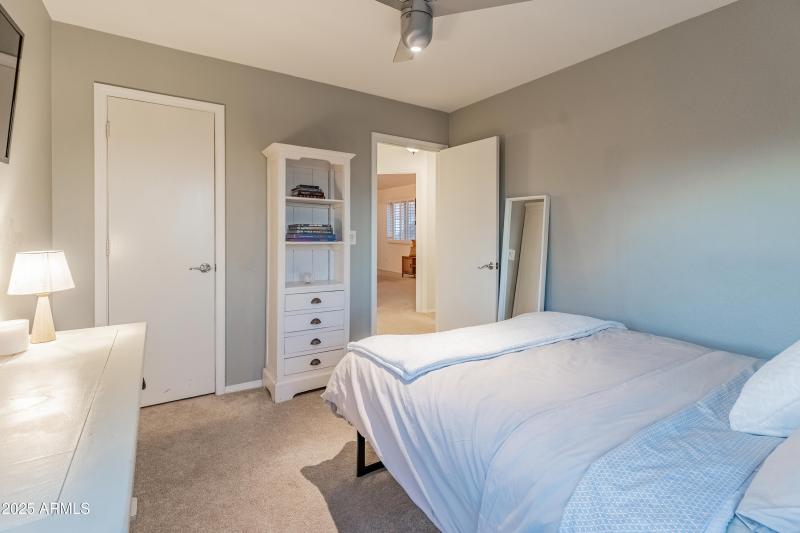 9056 E Captain Dreyfus Ave-57