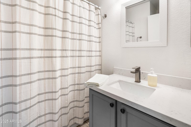 9056 E Captain Dreyfus Ave-24