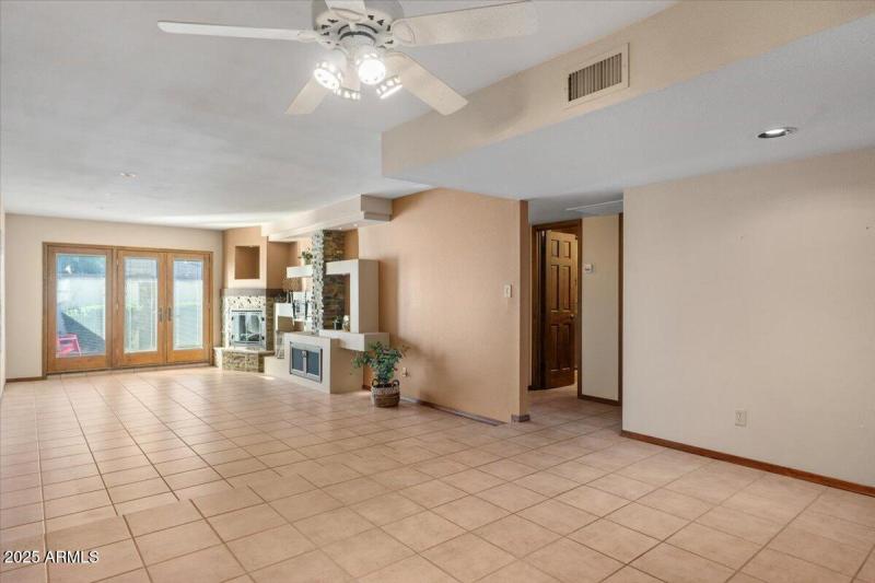 2978 S. Country Club Way