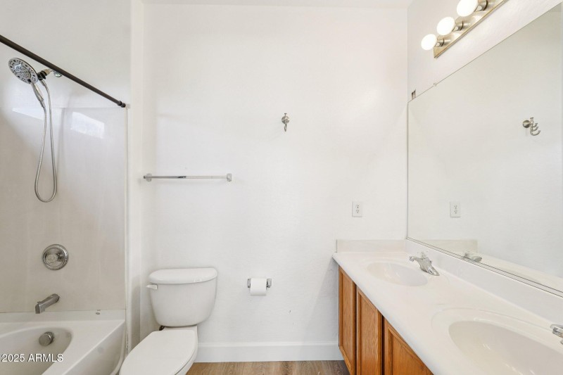 24-web-or-mls-W Kuralt Dr-S3010-024