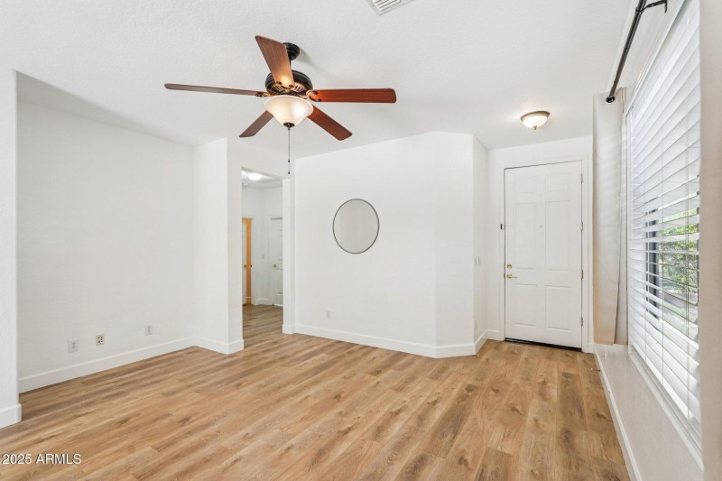 11-web-or-mls-W Kuralt Dr-S3010-011