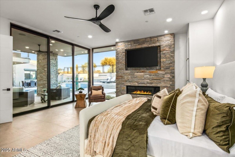 063-Primary Suite To Patios