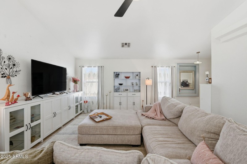 6028 S CONNIE LN, Gilbert, AZ