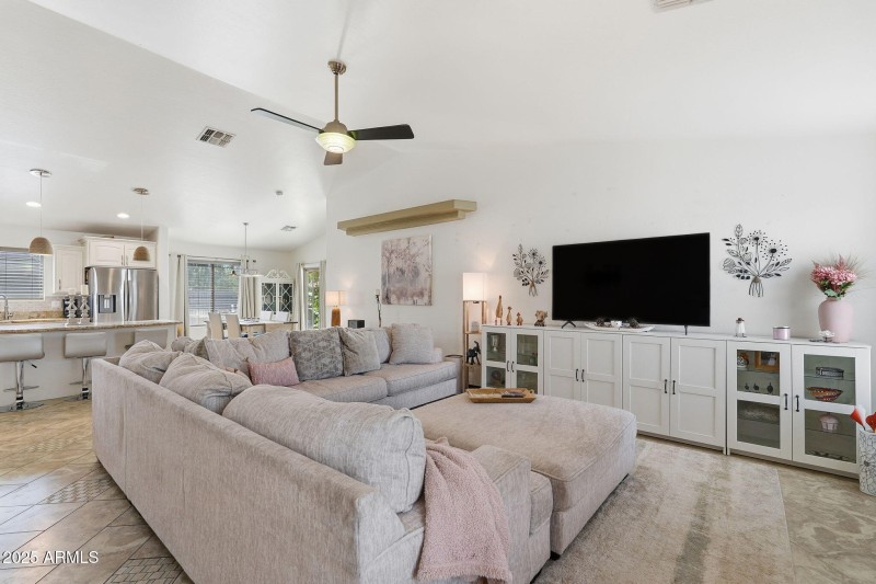 6028 S CONNIE LN, Gilbert, AZ