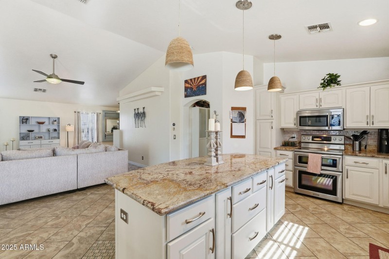 6028 S CONNIE LN, Gilbert, AZ