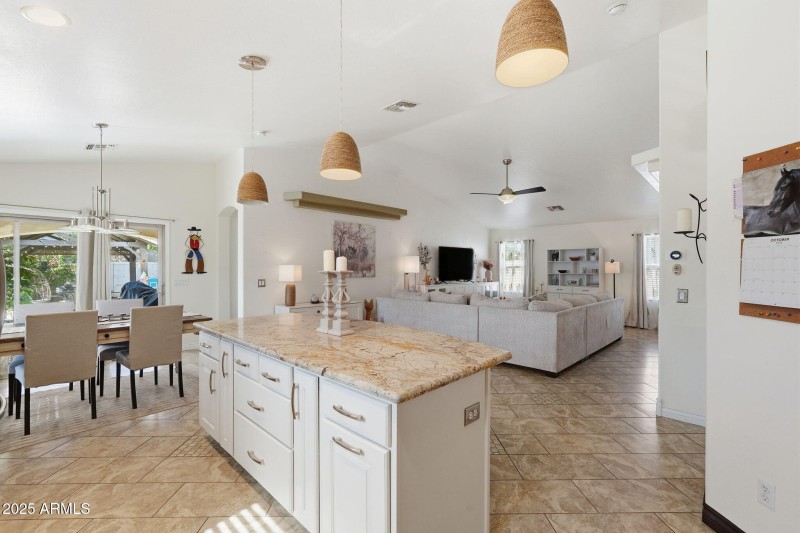 6028 S CONNIE LN, Gilbert, AZ