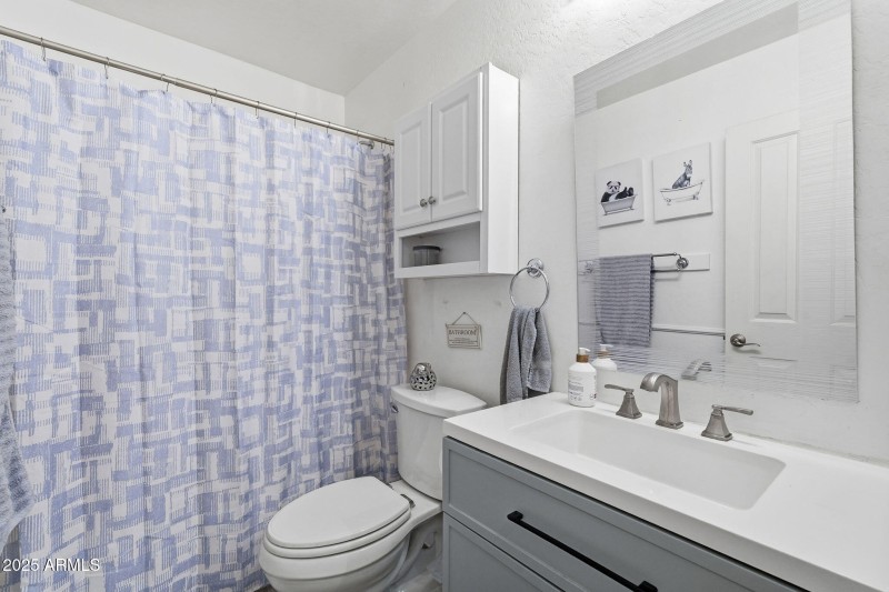 6028 S CONNIE LN, Gilbert, AZ