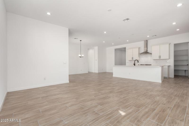 10 - Avenida Del Sol