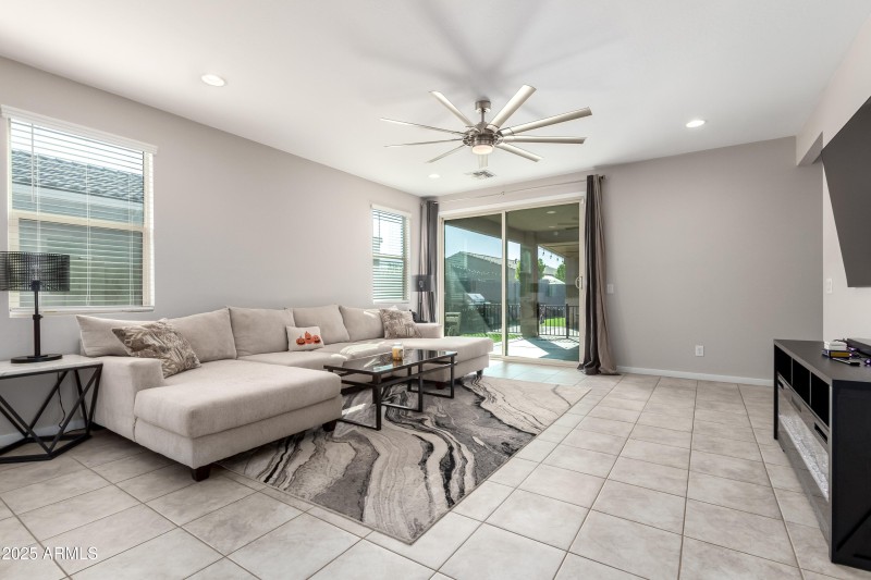 5A1263DC-4906-4A7B-9CEB-63EA43BFDA0D